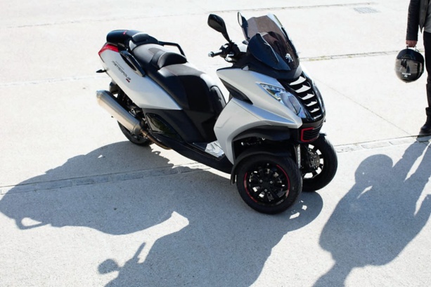 Tout savoir sur ces maxi scooters trois-roues (L5E) conduisibles avec un simple permis B auto
