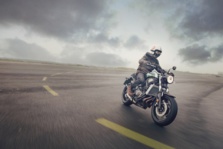 Yamaha 700 XSR A2 : La guerre des mondes Yamaha 700 XSR A2 : La guerre des mondes