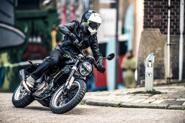 Husqvarna Svartpilen 401 : Looké pour le permis A2 Husqvarna Svartpilen 401 : Looké pour le permis A2