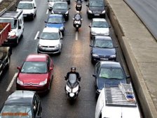 Les bouchons augmentent sensiblement la consommation de carburant. Les bouchons augmentent sensiblement la consommation de carburant.