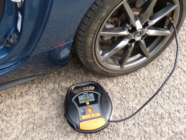 Comment connaitre et vérifier la pression de vos pneus Comment connaitre et vérifier la pression de vos pneus