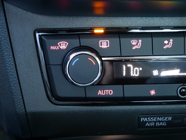 Les verifs intérieures du permis B (auto) sur la Seat Ibiza Les verifs intérieures du permis B (auto) sur la Seat Ibiza