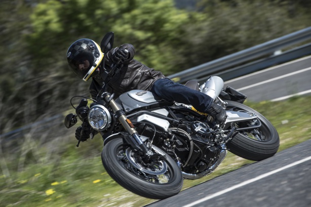 La moto A2 des papas La moto A2 des papas