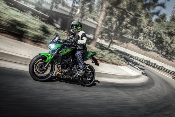 Kawasaki Z400 : La moto A2 GTI