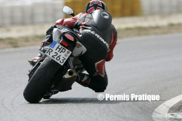 Moto : Des plaques d'immatriculation plus grandes ? Non, plus tard ! Moto : Des plaques d'immatriculation plus grandes ? Non, plus tard !
