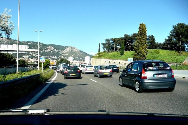 Départs et retours de vacances : Comment préparer un long trajet en voiture