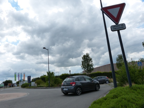 Toutes les manières d’aborder un rond-point Toutes les manières d’aborder un rond-point