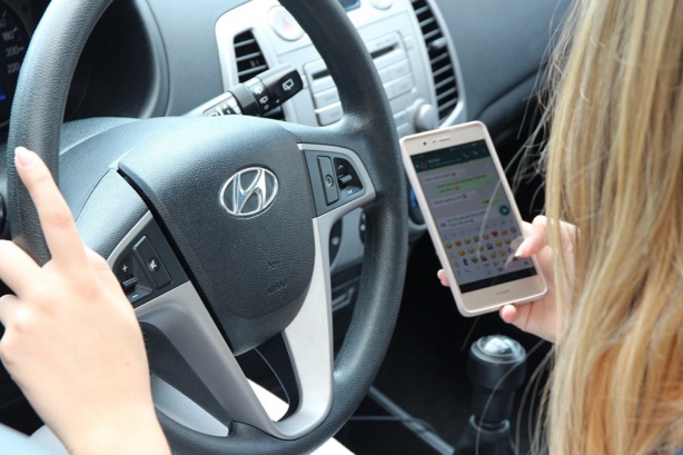 Téléphone et conduite : retrait du permis désormais possible Téléphone et conduite : retrait du permis désormais possible