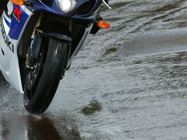 Fiche moto N°7 : Les éléments mécaniques du motocycle liés à la sécurité Fiche moto N°7 : Les éléments mécaniques du motocycle liés à la sécurité