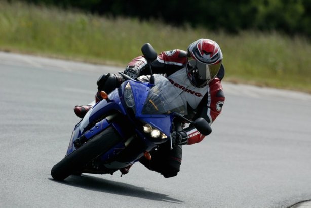 Fiche moto N°12 : Stabilité et trajectoire Fiche moto N°12 : Stabilité et trajectoire