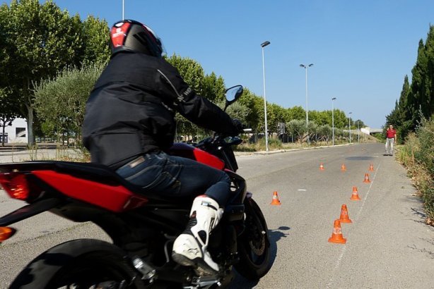 Les 10 règles d'or pour avoir le nouveau permis moto du premier coup Les 10 règles d'or pour avoir le nouveau permis moto du premier coup
