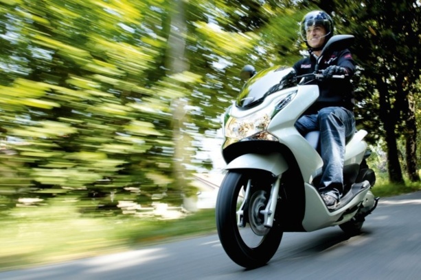 Moto et scooter 125 : Le point sur les permis et les équivalences avec le permis auto Moto et scooter 125 : Le point sur les permis et les équivalences avec le permis auto