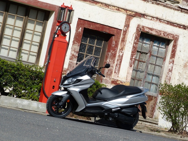 Le scooter 125 connecté comme une voiture ! Le scooter 125 connecté comme une voiture !