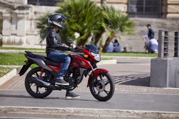 CB125F : La moto moins chère que les transports en commun