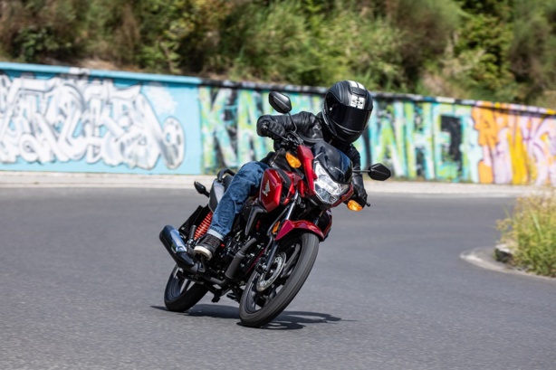 CB125F : La moto moins chère que les transports en commun