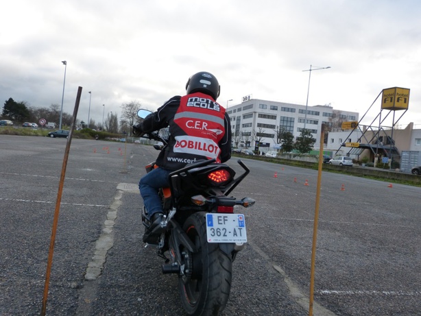Le permis moto en accéléré : le mirage de la rapidité ? Le permis moto en accéléré : le mirage de la rapidité ?