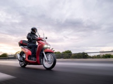 SH 350 : Grandes roues et gros moteur pour le permis A2 SH 350 : Grandes roues et gros moteur pour le permis A2