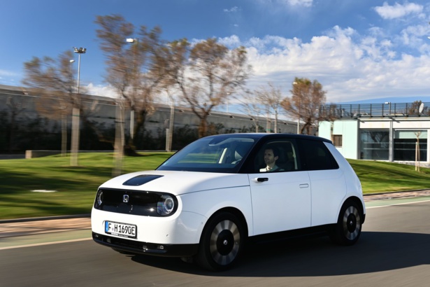 Honda e : Le jouet technologique, ludique et 100 % électrique Honda e : Le jouet technologique, ludique et 100 % électrique