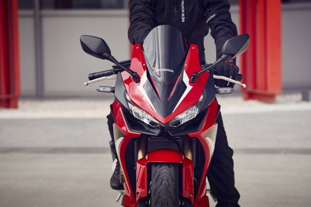Honda CBR500 R 2022 : La sportive A2 qui sait tout faire  Honda CBR500 R 2022 : La sportive A2 qui sait tout faire