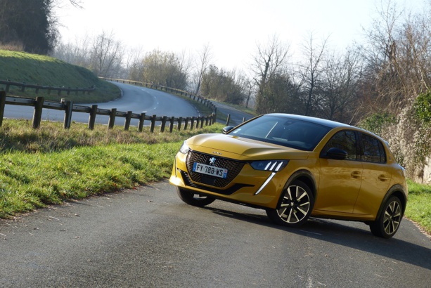 Essai Peugeot e-208 GT : Belle, jeune mais trop riche ! Essai Peugeot e-208 GT : Belle, jeune mais trop riche !