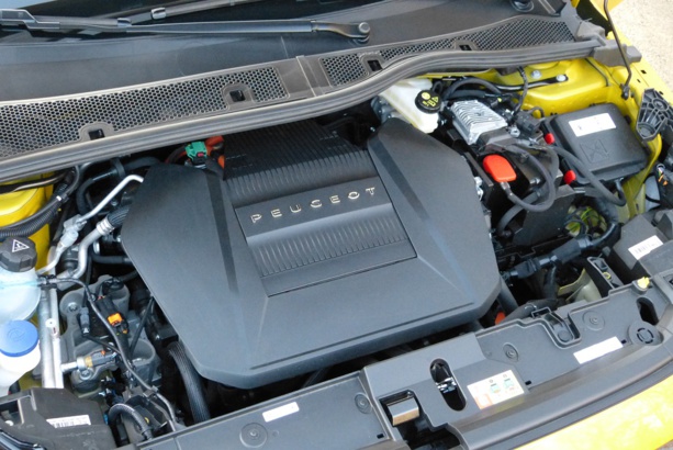 Essai Peugeot e-208 GT : Belle, jeune mais trop riche ! Essai Peugeot e-208 GT : Belle, jeune mais trop riche !