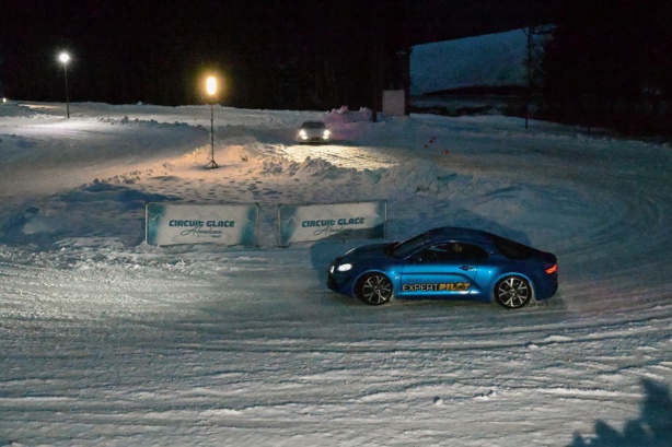 Apprendre à conduire sur la neige et la glace avec Expert Pilot Apprendre à conduire sur la neige et la glace avec Expert Pilot