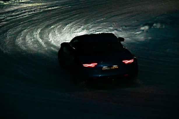 Apprendre à conduire sur la neige et la glace avec Expert Pilot Apprendre à conduire sur la neige et la glace avec Expert Pilot
