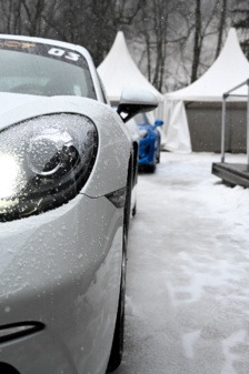 Apprendre à conduire sur la neige et la glace avec Expert Pilot Apprendre à conduire sur la neige et la glace avec Expert Pilot