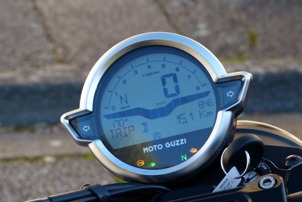 Moto Guzzi V7 : du métal et des sensations dans l’A2 Moto Guzzi V7 : du métal et des sensations dans l’A2