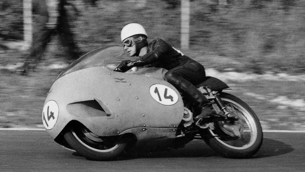 Les 10 bonnes raisons de rouler en Moto Guzzi après le permis Les 10 bonnes raisons de rouler en Moto Guzzi après le permis