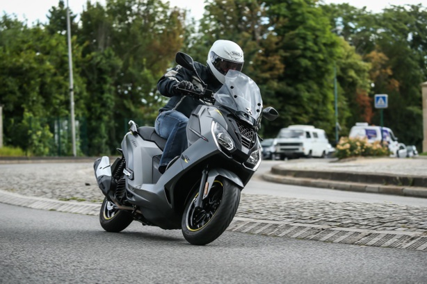 Peugeot Pulsion : le scooter 125 français, facile et connecté Peugeot Pulsion : le scooter 125 français, facile et connecté