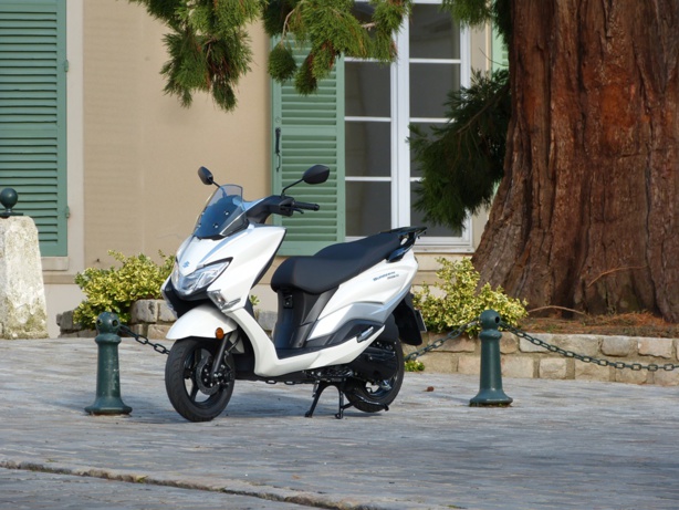 SUZUKI Burgman Street EX 125 : Un scooter pour les ZFE