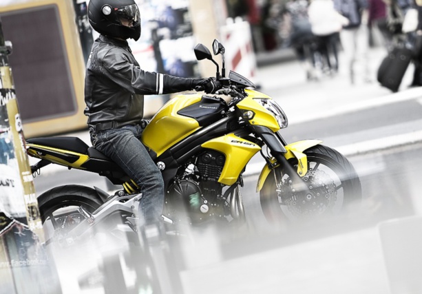 Permis moto A2 : Achetez une Kawasaki ER-6 ou une Z800 et faites le plein d'avantages