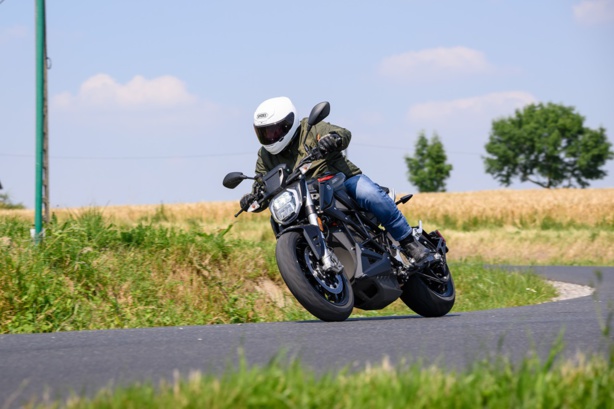 Une moto A2 de rêve de ZERO à 100 km/h Une moto A2 de rêve de ZERO à 100 km/h