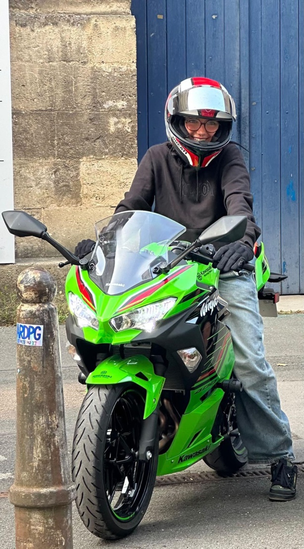 Les difficultés du permis moto : le stress avant tout, la relation avec la moto-école ensuite ! Les difficultés du permis moto : le stress avant tout, la relation avec la moto-école ensuite !