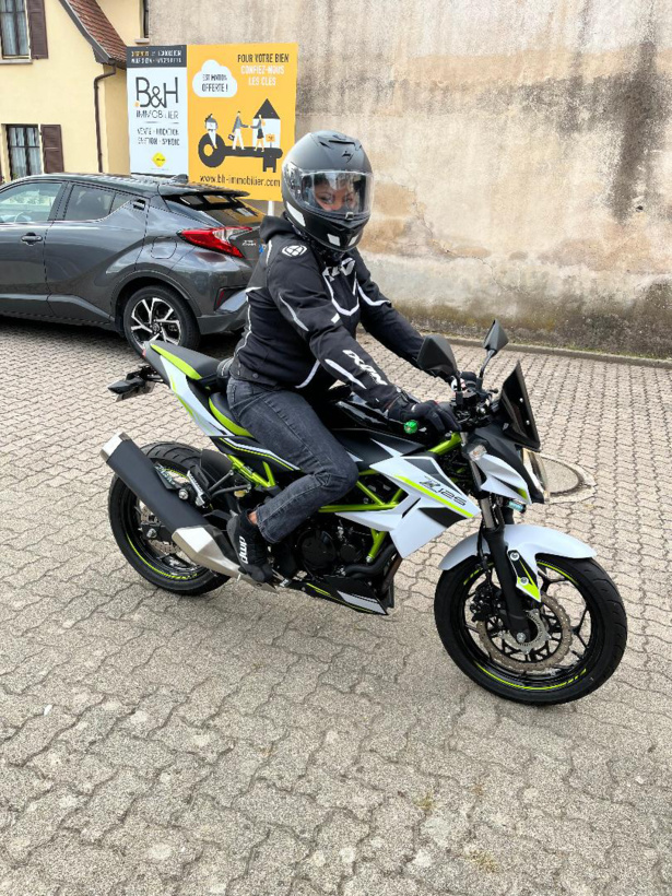 Les difficultés du permis moto : le stress avant tout, la relation avec la moto-école ensuite ! Les difficultés du permis moto : le stress avant tout, la relation avec la moto-école ensuite !