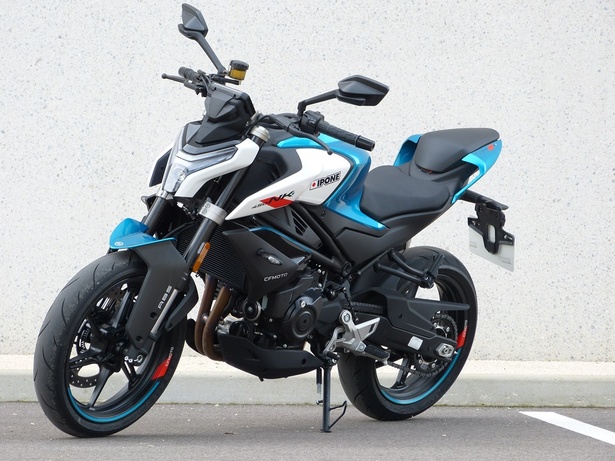 NK 450 : A2 et fondamentalement géniale NK 450 : A2 et fondamentalement géniale