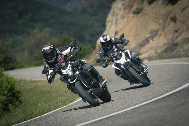 NK 450 : A2 et fondamentalement géniale NK 450 : A2 et fondamentalement géniale