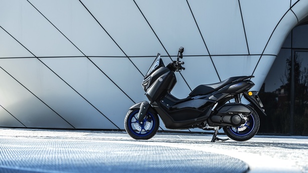 NMAX 125 : Le scooter urbain et compact du permis B NMAX 125 : Le scooter urbain et compact du permis B