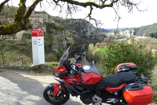Peut-on voyager avec une moto A2 et ses 47 ch ? Peut-on voyager avec une moto A2 et ses 47 ch ?