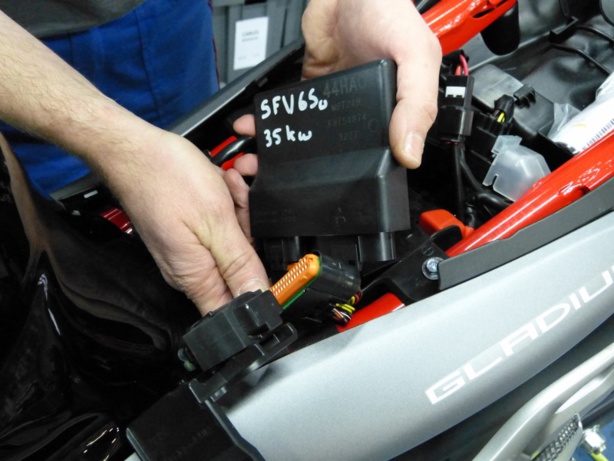 Bridage et débridage des Suzuki pour le permis moto A2 Bridage et débridage des Suzuki pour le permis moto A2