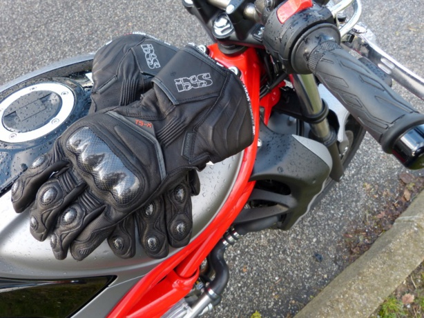 Les 5 règles d'or pour acheter ses gants de moto