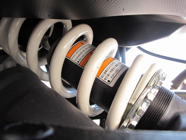 Reconditionner un amortisseur de moto ; l'alternative au remplacement Reconditionner un amortisseur de moto ; l'alternative au remplacement