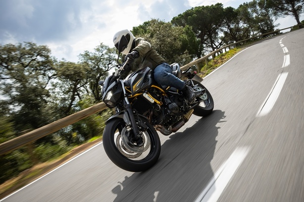 Z650S 2026 : De gros progrès pour l’iconique Kawasaki A2