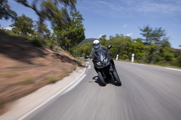 CV3 575 : faire de la moto, mais sans permis moto