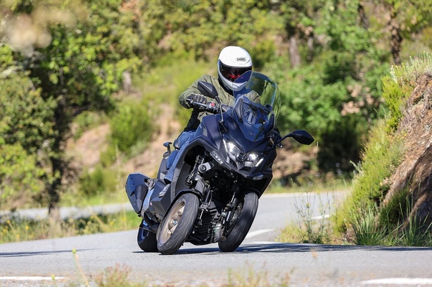 CV3 575 : faire de la moto, mais sans permis moto