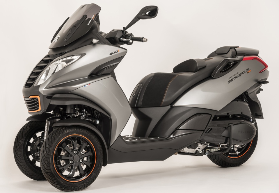 Tout Savoir Sur Ces Maxi Scooters Trois roues L5E Conduisibles Avec tout-savoir-sur-ces-maxi-scooters-trois-roues-l5e-conduisibles-avec