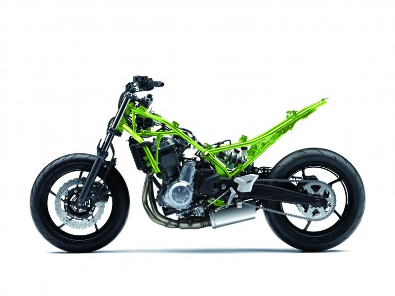 Les vérifs techniques du permis moto A2 sur la Kawasaki Z650 en conditions d'examen Les vérifs techniques du permis moto A2 sur la Kawasaki Z650 en conditions d'examen