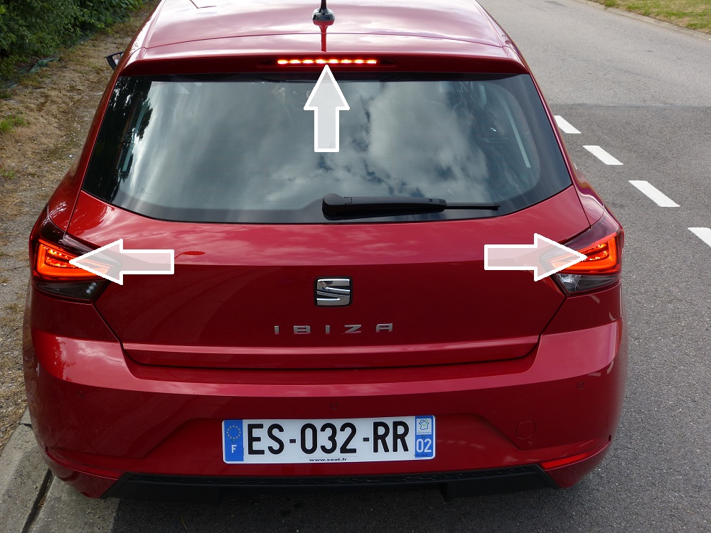 Les verifs extérieures du permis B sur la Seat Ibiza Les verifs extérieures du permis B sur la Seat Ibiza