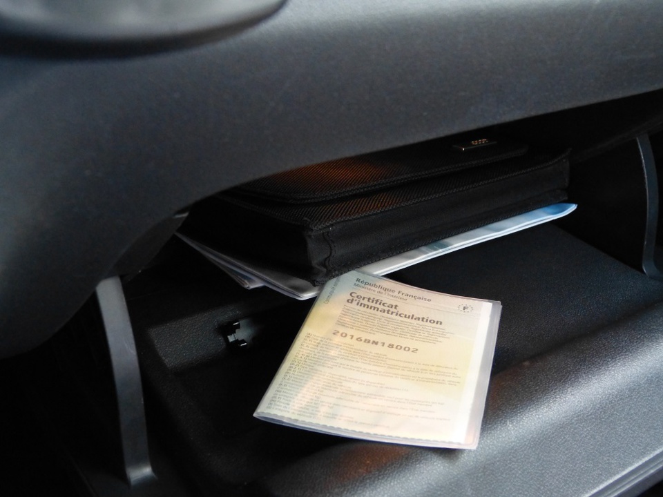 Les verifs intérieures du permis B (auto) sur la Seat Ibiza Les verifs intérieures du permis B (auto) sur la Seat Ibiza